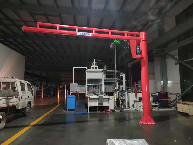 电动旋转立柱起重机