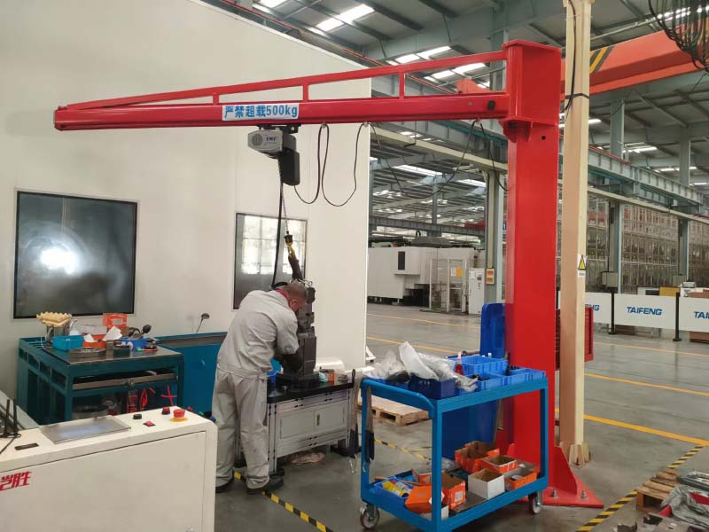 手动旋转立柱起重机