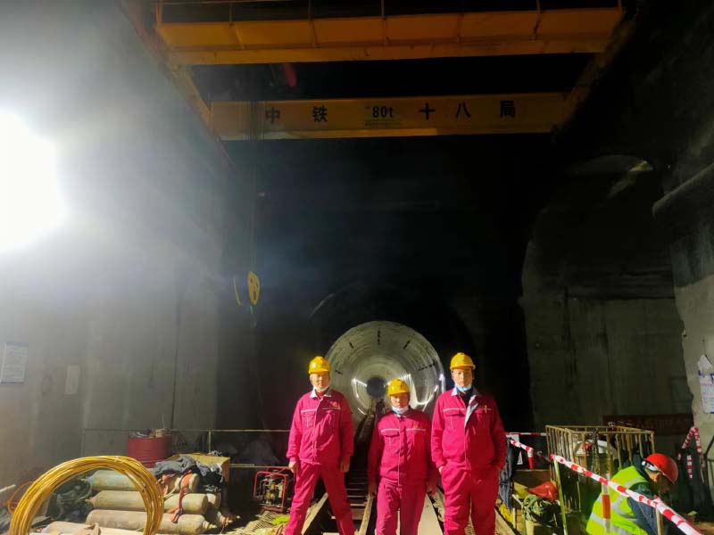 中铁十八局青岛一号线施工现场